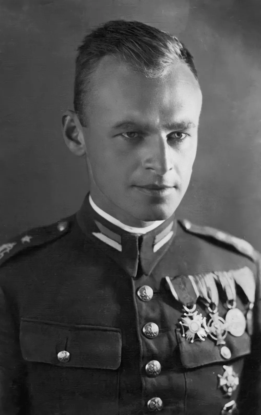 Retrato de Witold Pilecki